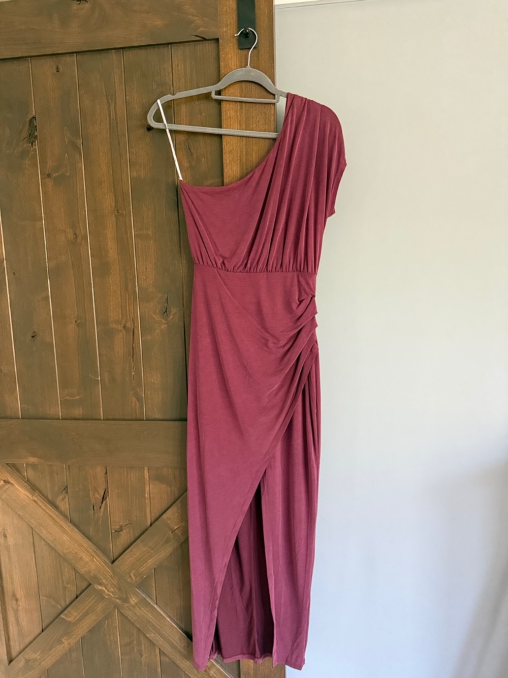 Lulu's One-Shoulder Ruched Maxi Dress in Rose | Size small
